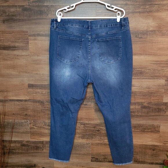 Royalty For Me Jeans Size 18 W Curvy Fit High Rise Ripped Frayed Slanted Ankle - Picture 2 of 10